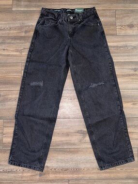 Black Women’s Relaxed Straight Jeans